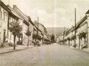 Burgstraße um 1900 mit Geschäft links
